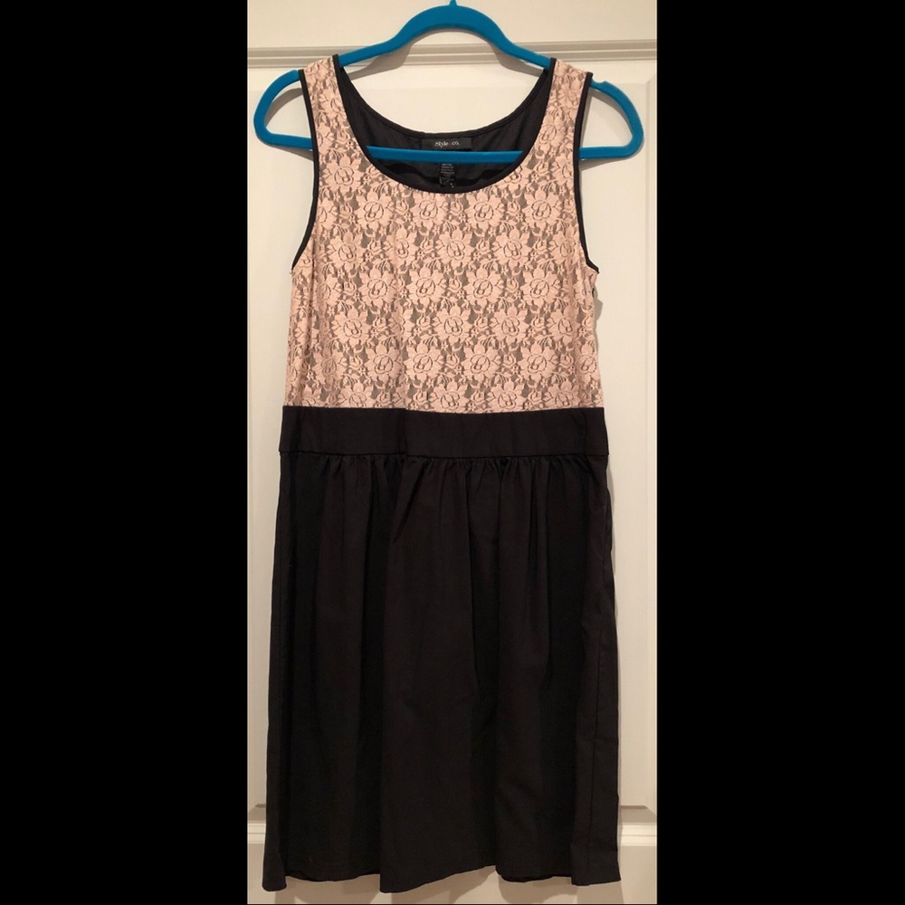 Lace colorblock dress